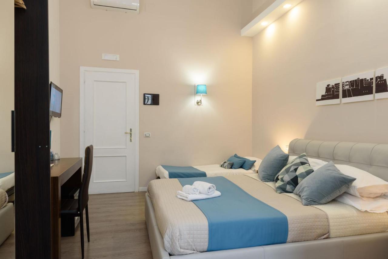 Domus Angioina Bed & Breakfast เนเปิลส์ ภายนอก รูปภาพ