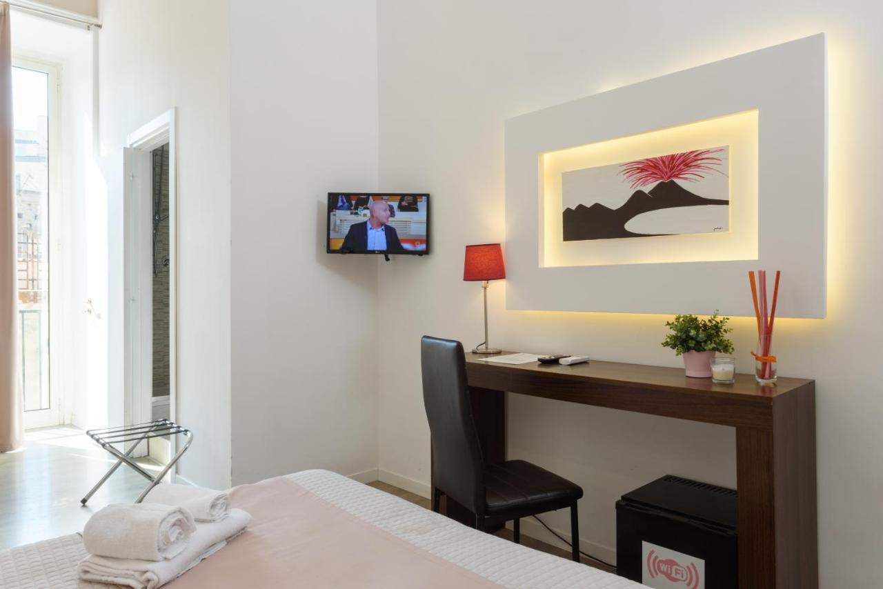 Domus Angioina Bed & Breakfast เนเปิลส์ ภายนอก รูปภาพ